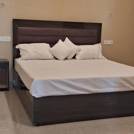 Hotel Shree Janki Palace Ayodhya Zewnętrze zdjęcie