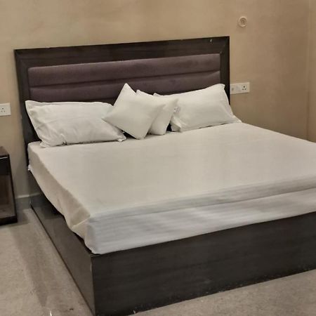 Hotel Shree Janki Palace Ayodhya Zewnętrze zdjęcie