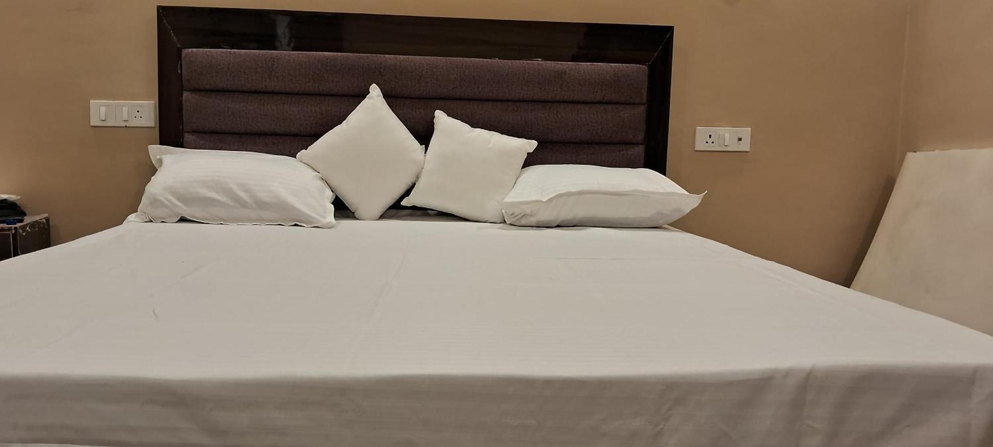 Hotel Shree Janki Palace Ayodhya Zewnętrze zdjęcie
